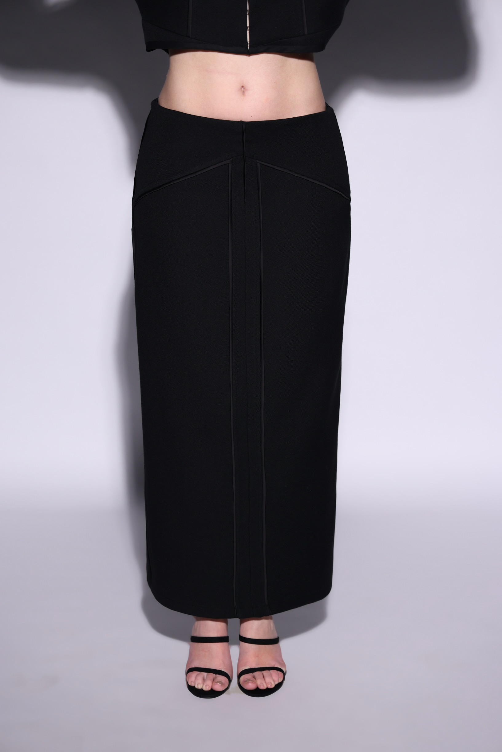 Sharp Line Skirt 
